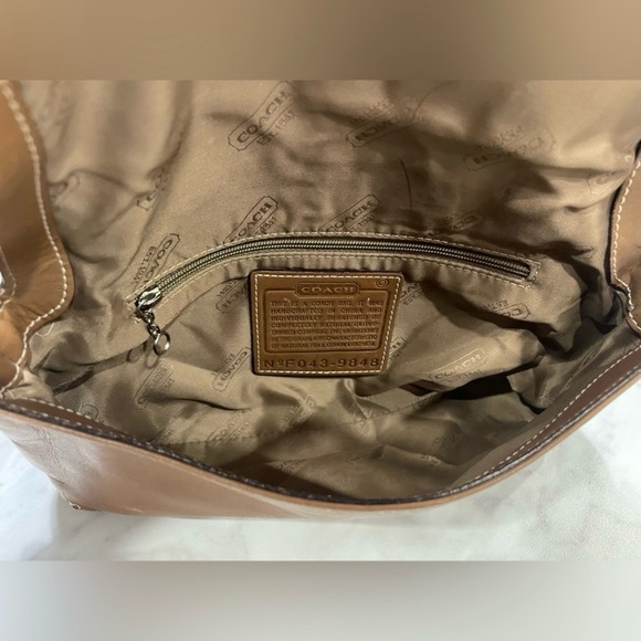 COACH adjustable shoulder bag - Picture 3 of 9